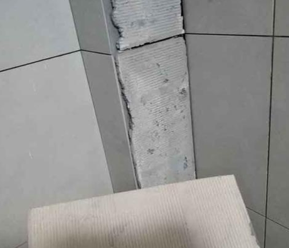 麻章瓷砖空鼓维修公司分享下厨房瓷砖脱落的补救措施。